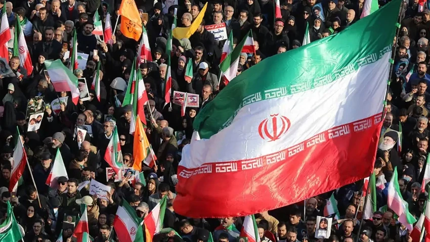 İran Mozaik Devlet Yapısıyla Çatışıyor