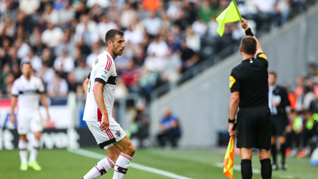 Yeşil sahalarda görenleri şaşkına çeviren karar