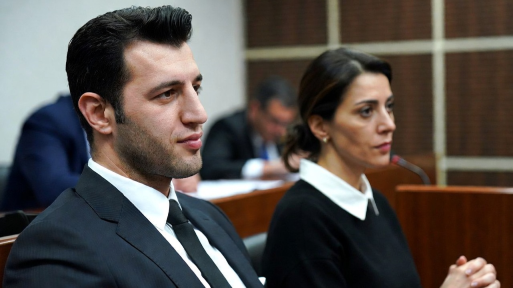 Eski futbolcu Emre Aşık ile manken eşi arasındaki hukuk mücadelesi