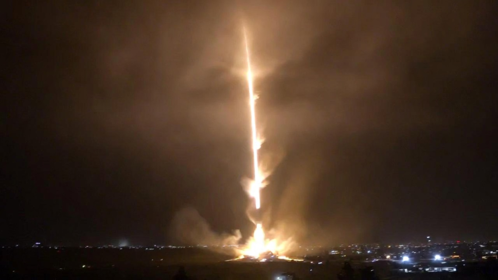 İran’dan ateşlenen füze