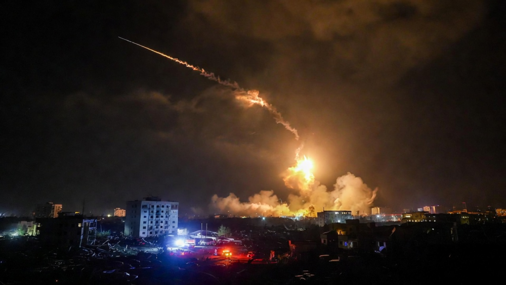 İran'dan Yeni Füze Saldırısı!