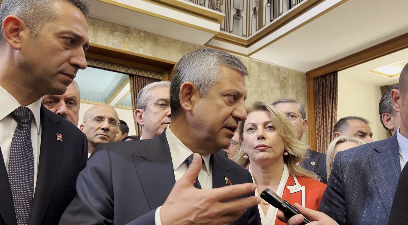 23 Nisan Resepsiyonunda Özel, Erdoğan ile Tokalaşmadı